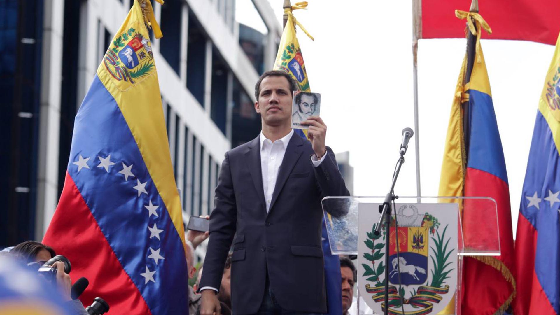 Guaidó en contra de Maduro