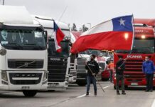 Camioneros cierran vías Chile