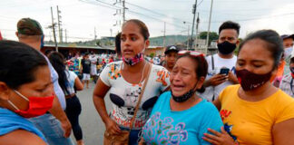 Familiares de presos asesinados presentan acción de protección contra el Estado