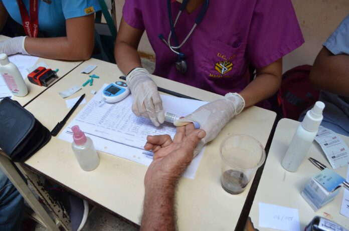 Alcaldia-de-Naguanagua-entrego-tratamientos-medicos-para-200-pacientes-con-diabetes-4