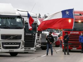 Camioneros cierran vías Chile